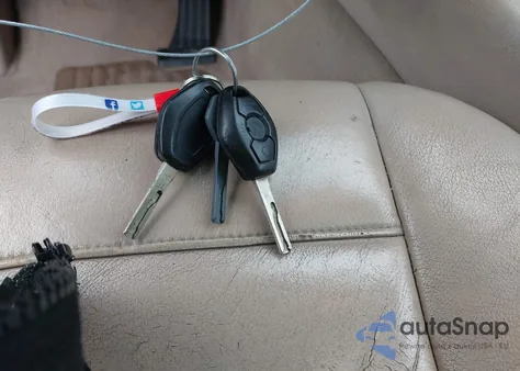 2005 BMW 325I из США, поврежденный, VIN WBAET37425NJ87367